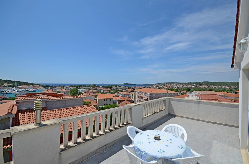 Apartments Branislav Rogoznica  Extérieur photo